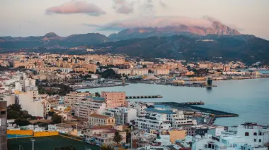 خبير أمريكي: لو أعادت إسبانيا سبتة ومليلية إلى السيادة المغربية لما عاشت مدريد أزمتها الحالية